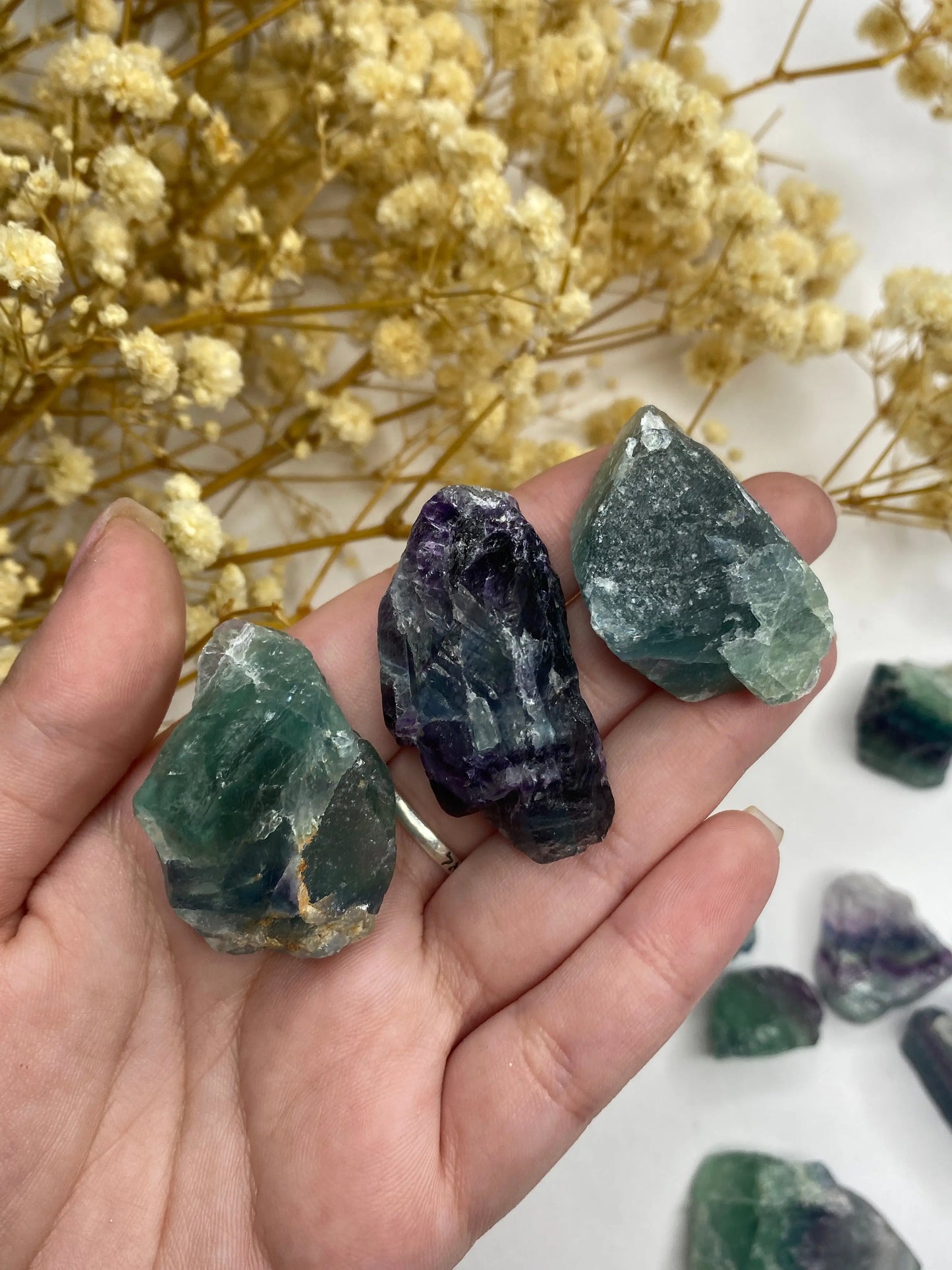 ריינבו פלואוריט גולמי | רוגע | בהירות | רוחניות Phoenix Crystals - פניקס קריסטלים