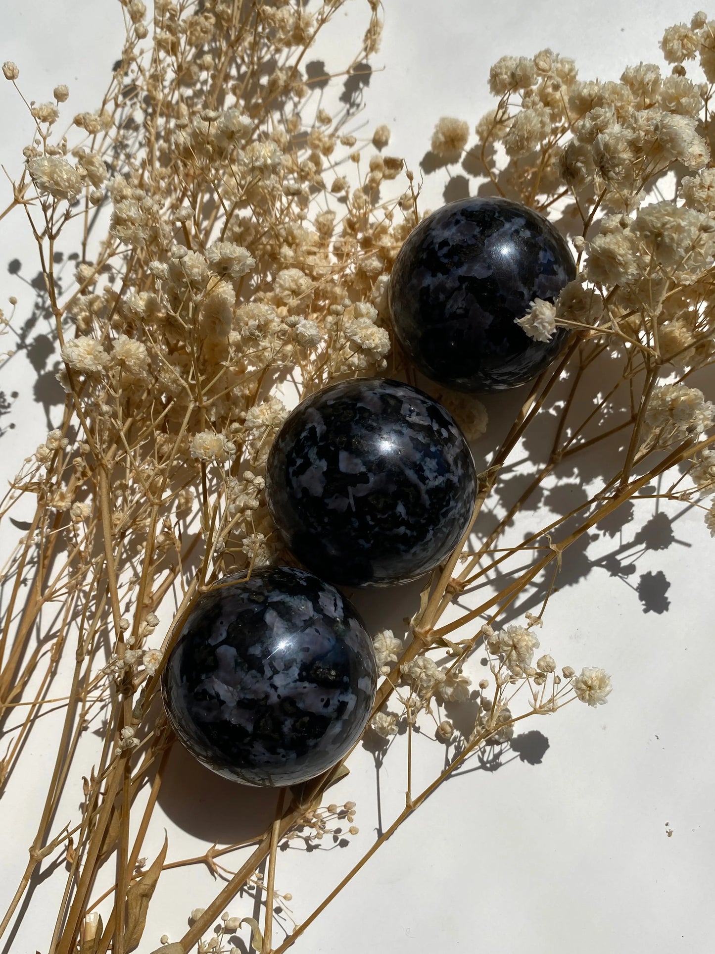 קריסטל אינדיגו ג'ספר מאחורה