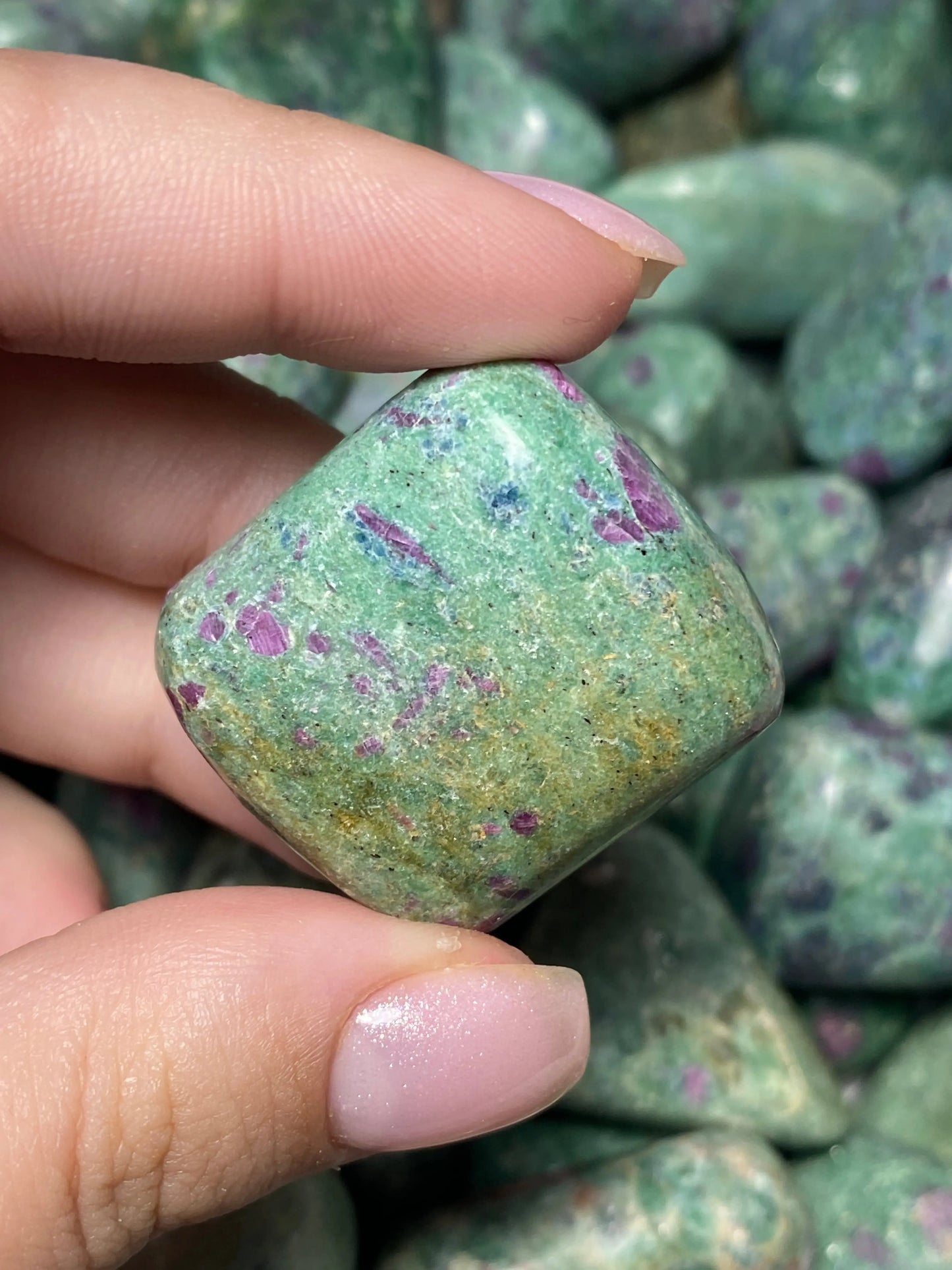 רובי פושסייט חלוק נחל | תמיכה | חדשנות | אהבה עצמית Phoenix Crystals