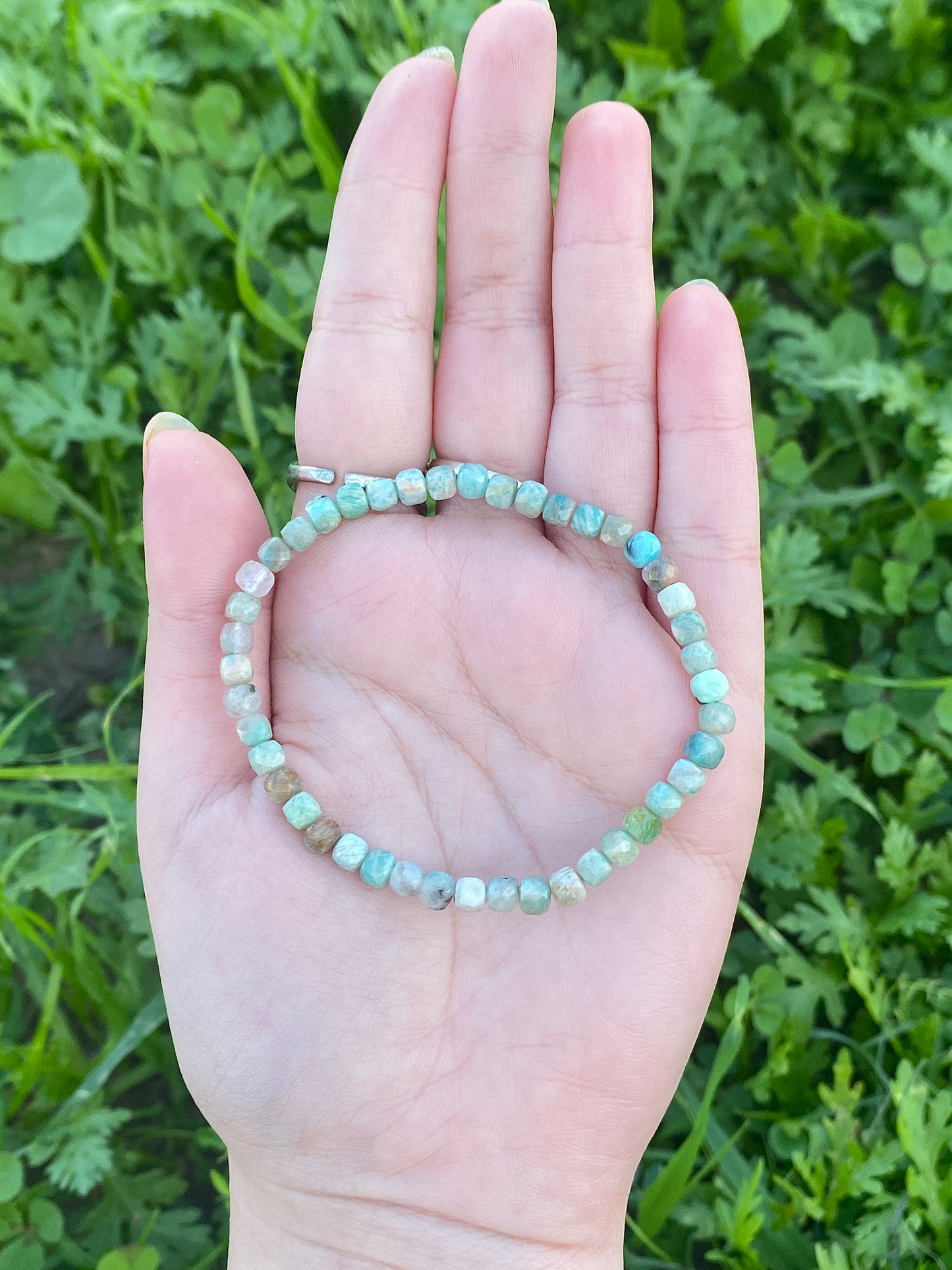 צמיד אמזונייט | חיבור ללב | אמת פנימית | בהירות תקשורתית